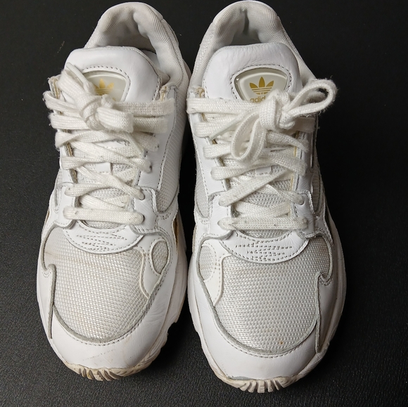 Adidas Falcon Cloud Women Sneakers -color white & gold metallic Size 8 - Picture 2 of 6